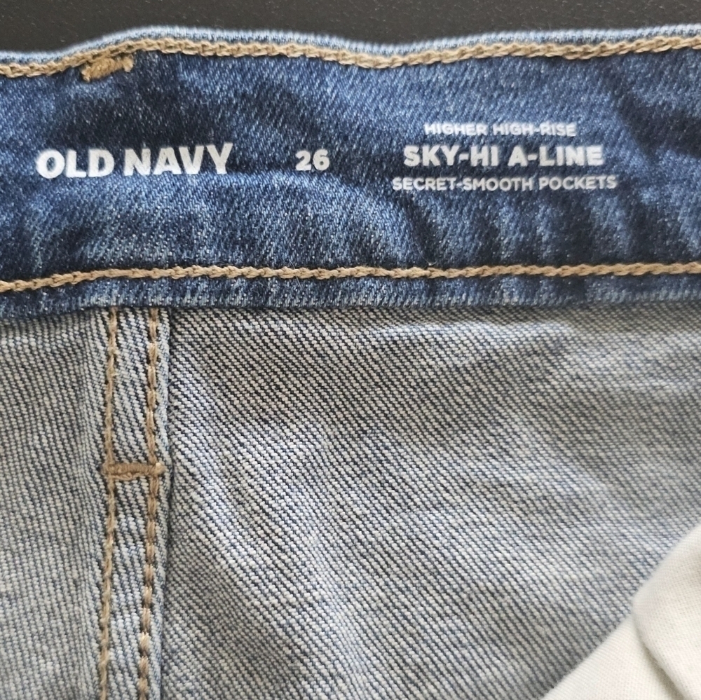 Old Navy High Rise Secret Smooth Pockets Straight Plus Size Button Fly shorts - Picture 5 of 10